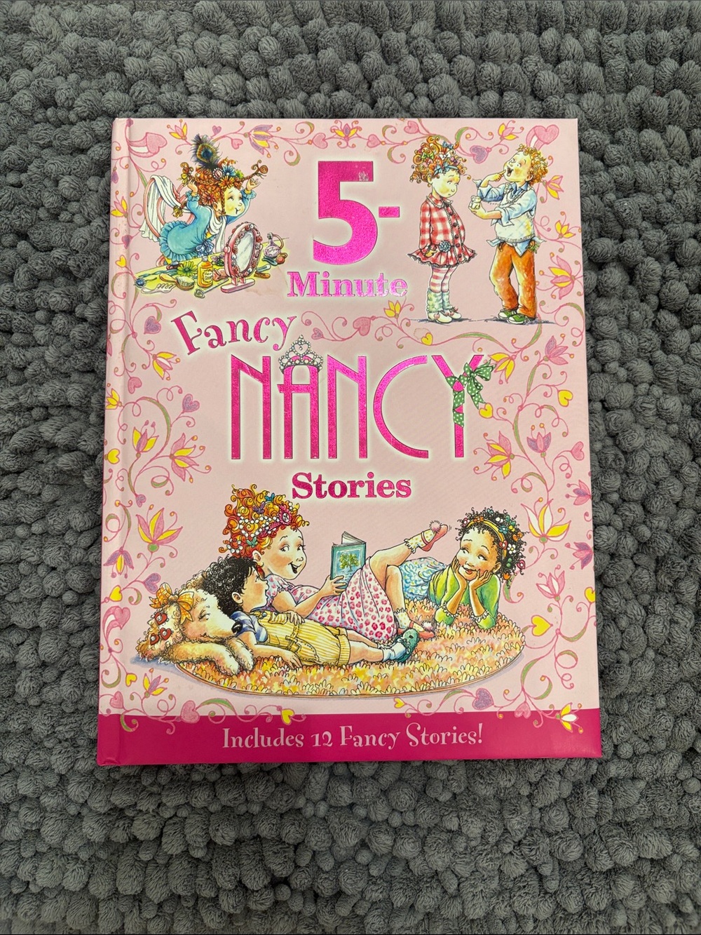 Like new! Fancy Nancy 5-Minute Stories - 12 stories